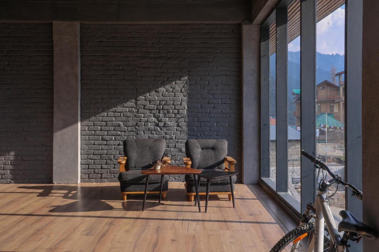 Warehouse X Poshtel Hotel Manāli Exterior foto